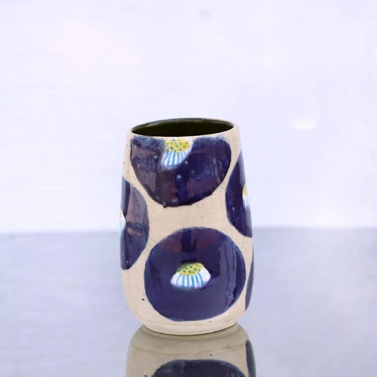 コバルトブルー釉による椿花の花瓶