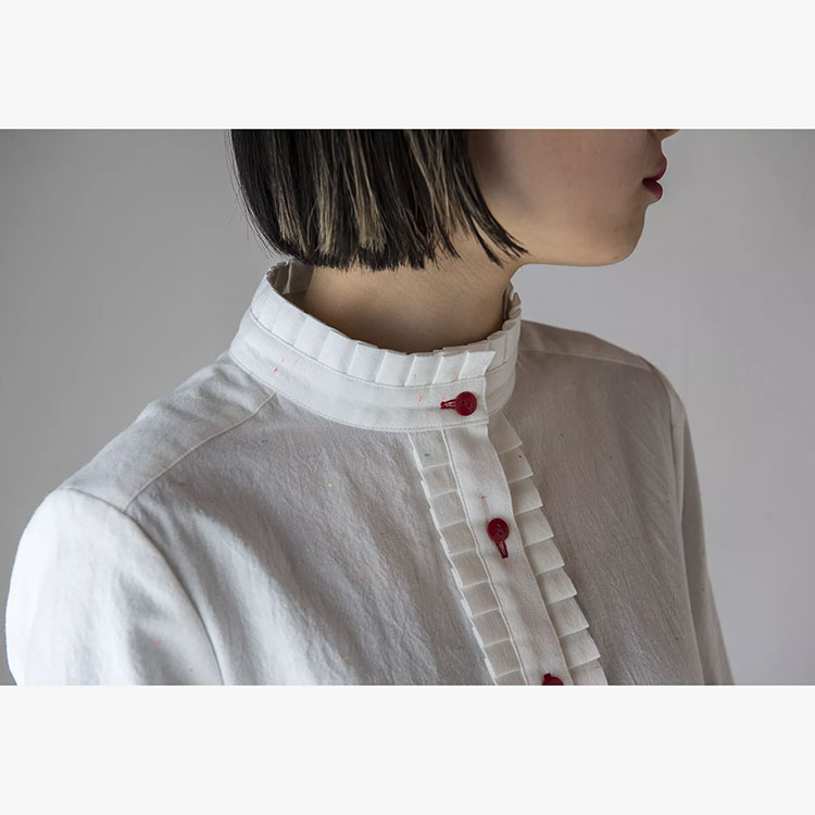 （Hjärta) ネップミックスダンガリー フリルシャツ white 遠州織物