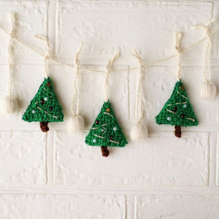 手織りと巻き玉のクリスマスガーランド