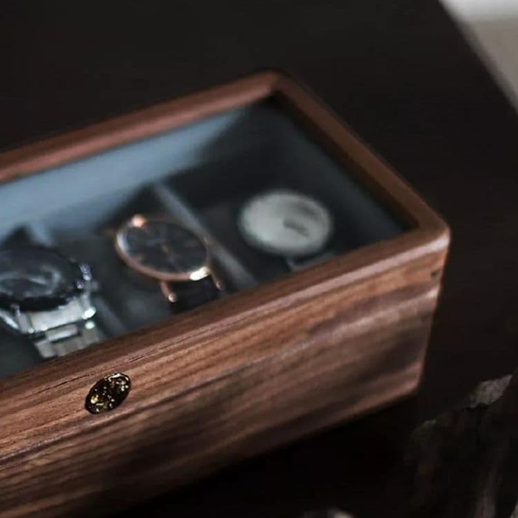 男性のためのウォッチケース　ヴィンテージ木製の時計ケース　腕時計好きの男性に贈る