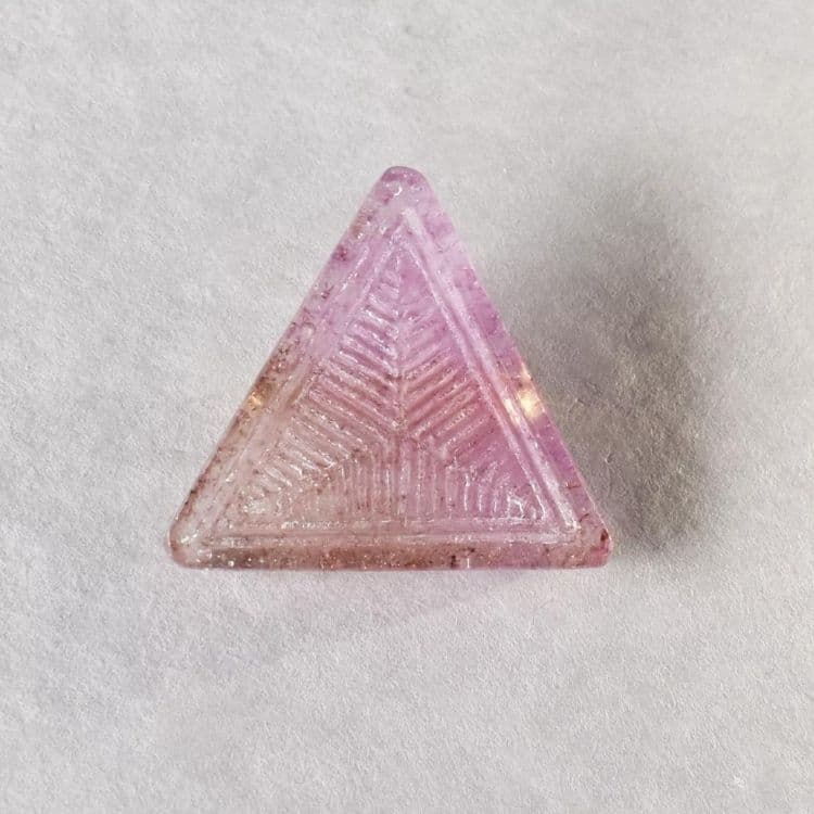 三角のガラスブローチ（紫）